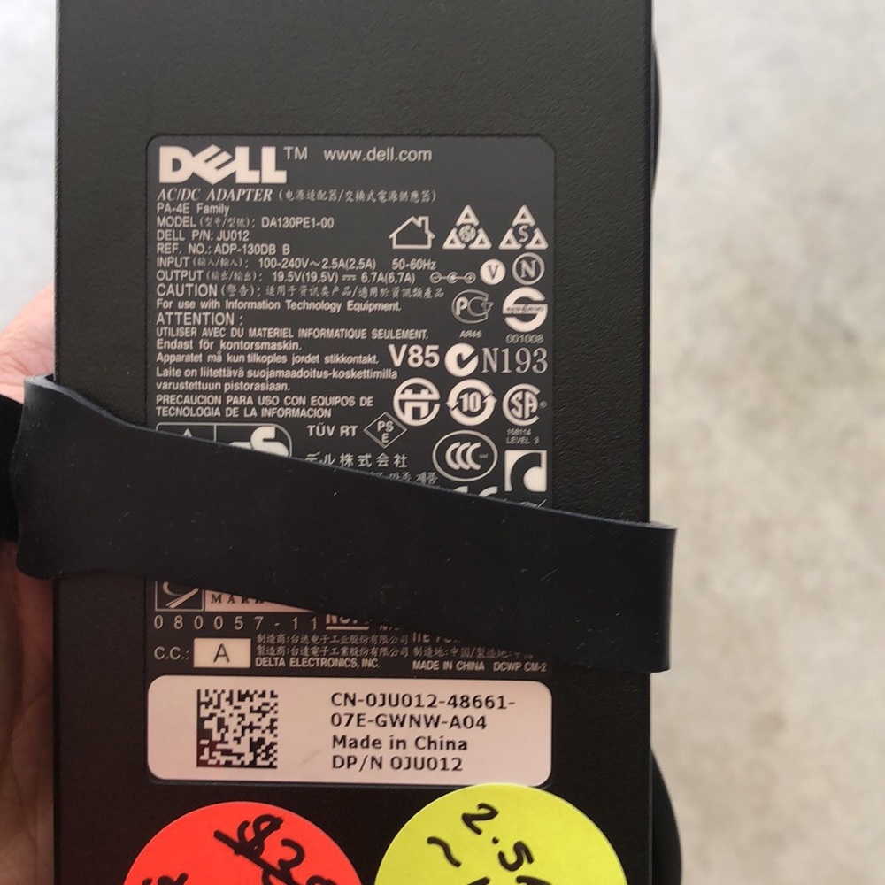 EUC 💻Laptop charger 100-240V~2.5A.